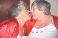 Libby & Steph - FreeAmateurGallery.com