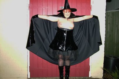 Witchy Pt1 - FreeAmateurGallery.com